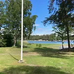 Naantalissa Idyllinen Merenrantatalo, Onnenpoukama * 纳坦利