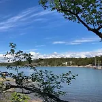 Naantalissa Idyllinen Merenrantatalo, Onnenpoukama 度假居