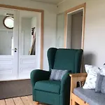 度假居 Naantalissa Idyllinen Merenrantatalo, Onnenpoukama 纳坦利