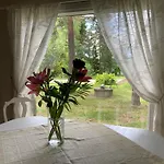 度假居 Naantalissa Idyllinen Merenrantatalo, Onnenpoukama *