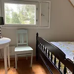 Naantalissa Idyllinen Merenrantatalo, Onnenpoukama 度假居 纳坦利