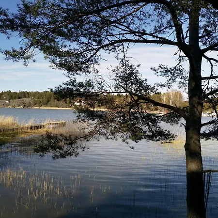 度假居 Naantalissa Idyllinen Merenrantatalo, Onnenpoukama *