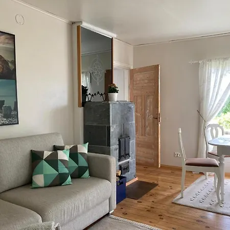Naantalissa Idyllinen Merenrantatalo, Onnenpoukama * 난탈리