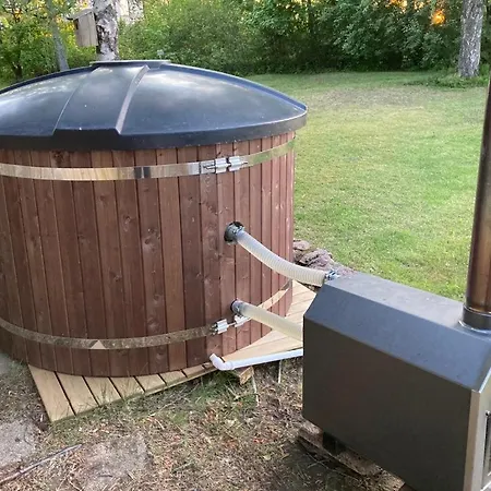 Naantalissa Idyllinen Merenrantatalo, Onnenpoukama