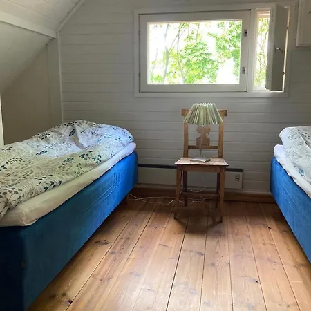 Naantalissa Idyllinen Merenrantatalo, Onnenpoukama 別荘