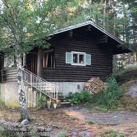 Naantalissa Idyllinen Merenrantatalo, Onnenpoukama Naantali