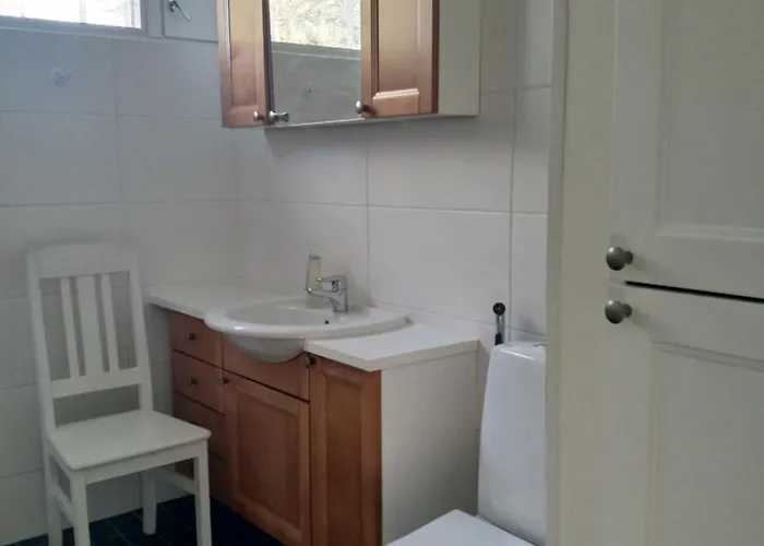 Naantalissa Idyllinen Merenrantatalo, Onnenpoukama Nyaraló *