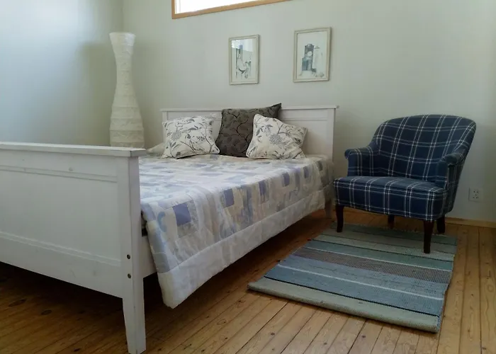 Nyaraló Naantalissa Idyllinen Merenrantatalo, Onnenpoukama Naantali