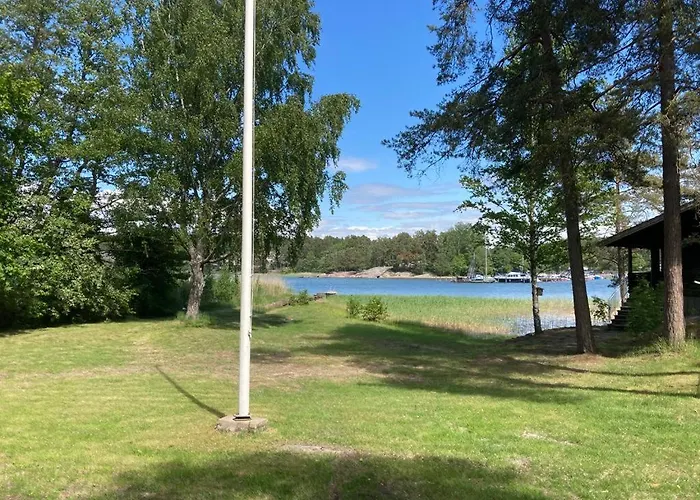 Naantalissa Idyllinen Merenrantatalo, Onnenpoukama * Naantali