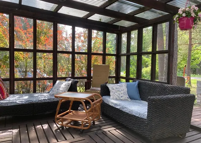 Naantalissa Idyllinen Merenrantatalo, Onnenpoukama