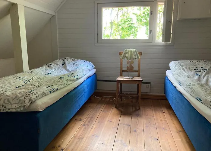 Naantalissa Idyllinen Merenrantatalo, Onnenpoukama Casa de Férias