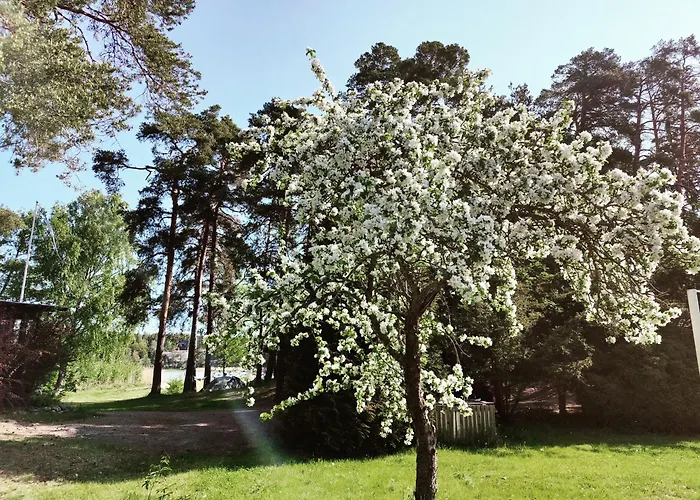 Naantalissa Idyllinen Merenrantatalo, Onnenpoukama Casa de Férias