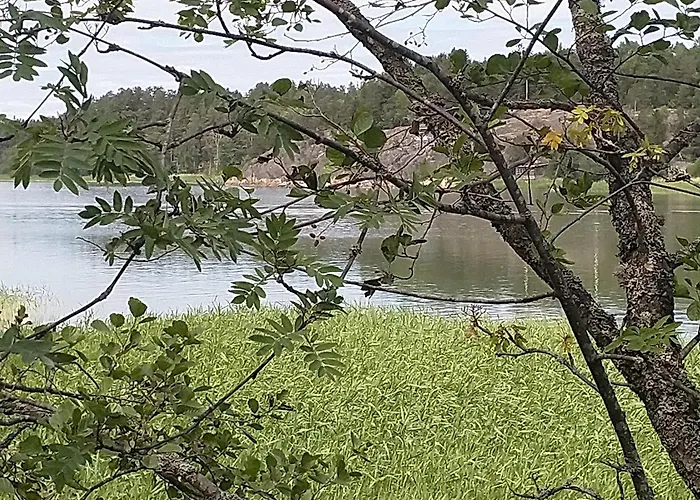 Naantalissa Idyllinen Merenrantatalo, Onnenpoukama Nyaraló Naantali